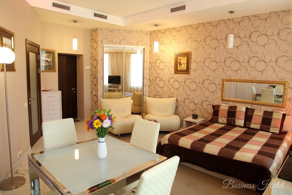 Business Hotel Kharkiv Room photo