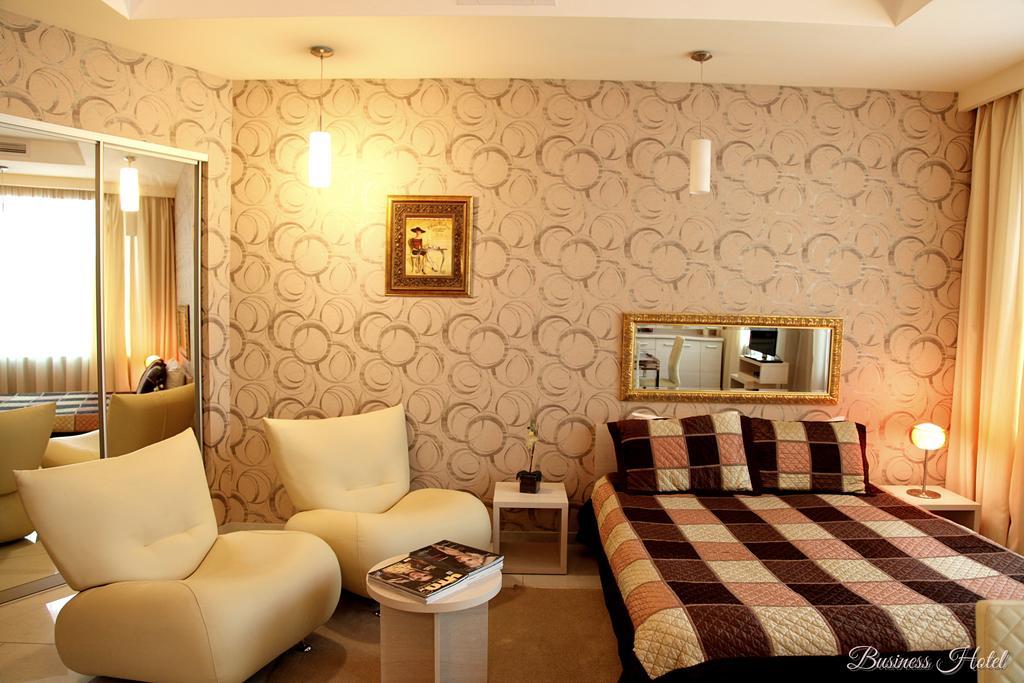 Business Hotel Kharkiv Room photo