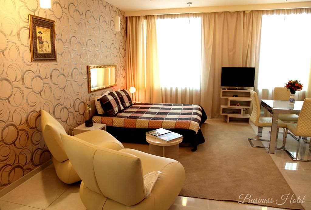 Business Hotel Kharkiv Room photo