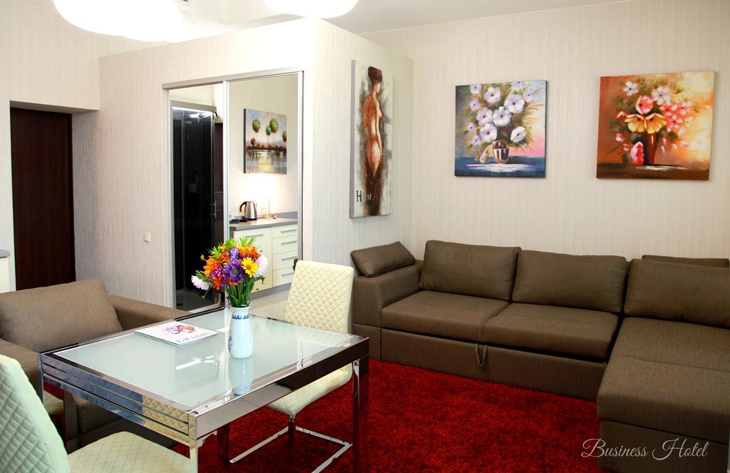 Business Hotel Kharkiv Room photo