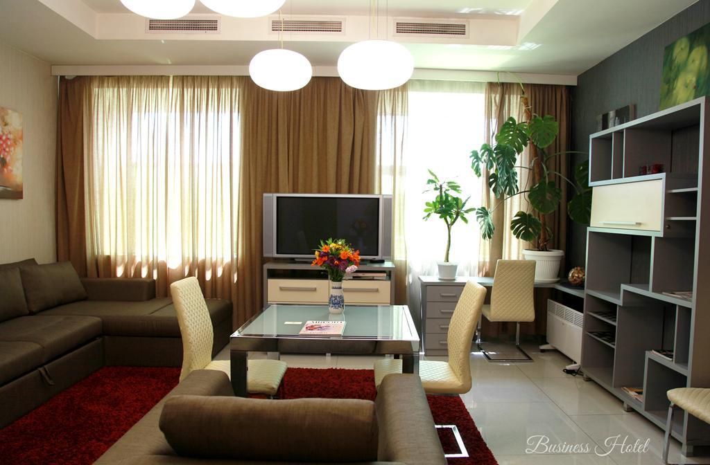 Business Hotel Kharkiv Room photo
