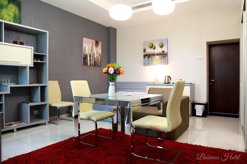 Business Hotel Kharkiv Exterior photo